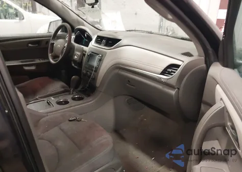 2015 Chevrolet Traverse Ls z USA, uszkodzony, nr VIN 1GNKRFKD5FJ378942